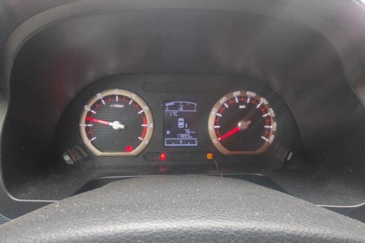 Used FORTHING Lingzhi 2022 Striving Version M5L 1.6L Base Model 7 Seats