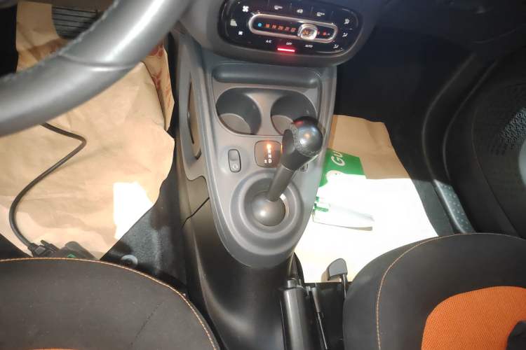 Used  fortwo 2015 1.0L 52 kW Hardtop Passion Edition
