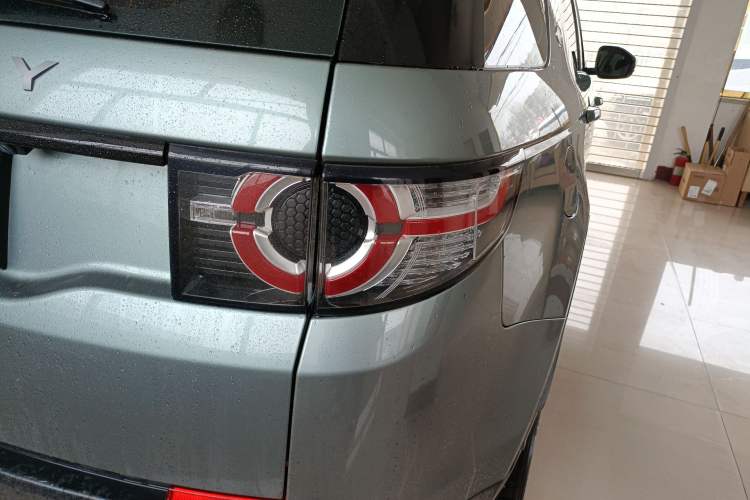 Used Land Rover Discovery Sport 2019 240 PS SE Version China VI Standard
