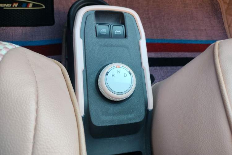 Used Chery QQ Ice Cream 2022 120km Conical Shape Lithium Iron Phosphate
