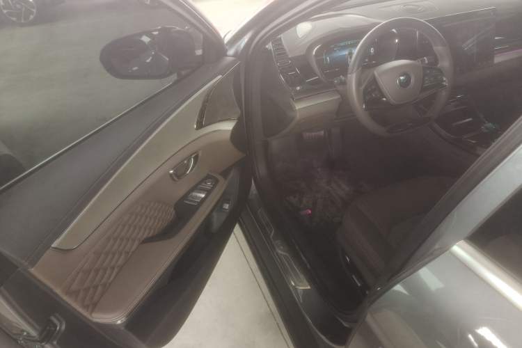 Used BYD Han 2024 DM-i Glory Edition 121KM Prestige Model
