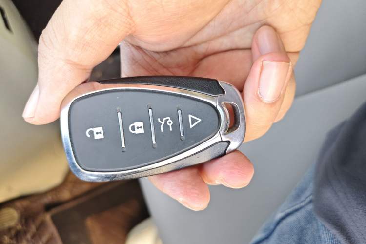 Used BYD M6 2013 2.0L Manual Comfort Version
