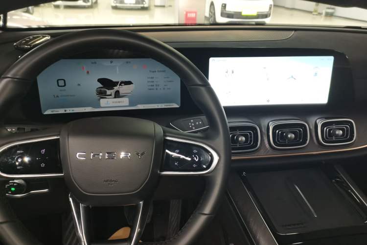 Used Chery Tiggo 9 2025 2.0T Dual-Clutch Two-Wheel Drive Comfort Edition 5 Seats
