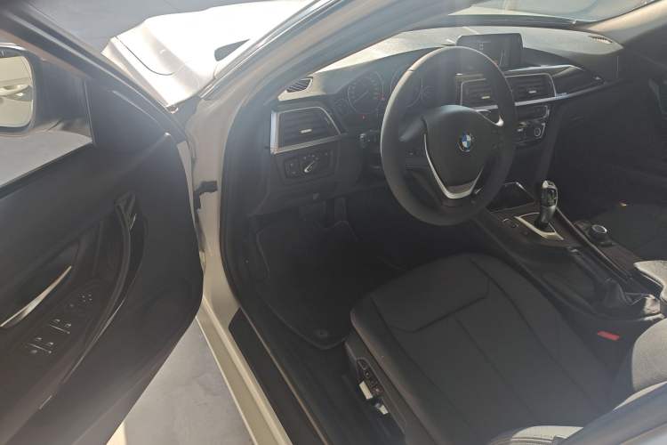 Used BMW 3 Series 2017 320Li Fashion Model
