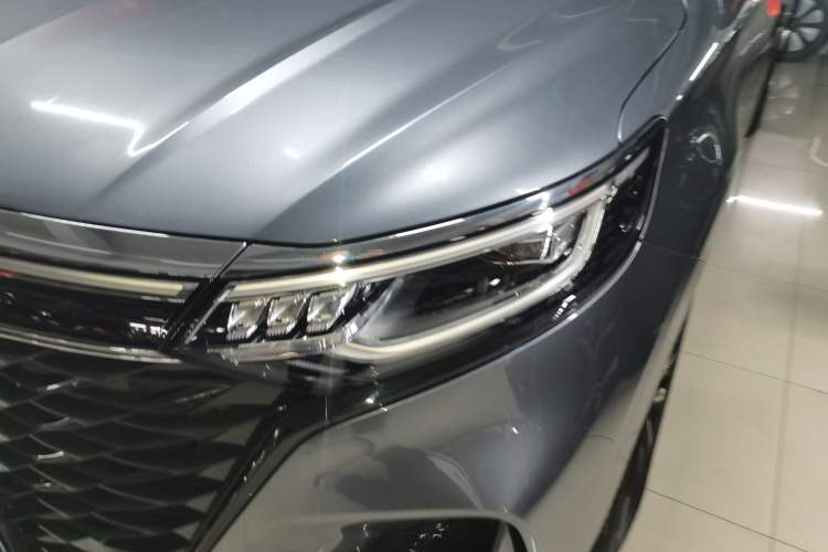 Used Roewe iMAX8 2022 400TGI Celebration Edition