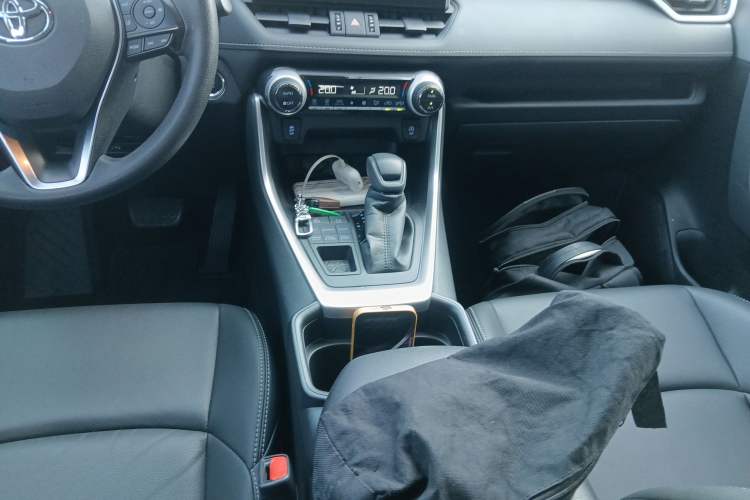 Used Toyota Wildlander 2021 2.0L CVT 4x4 Luxury Edition
