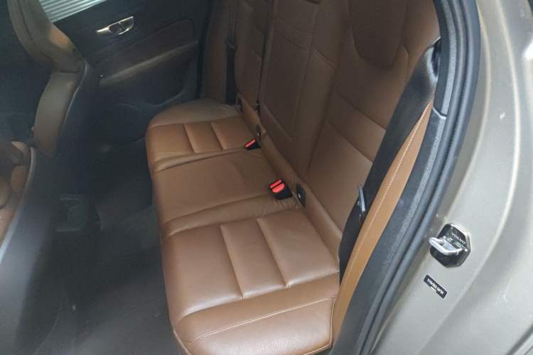 Used Volvo V60 2020 T5 Zhiyuan Luxury Edition
