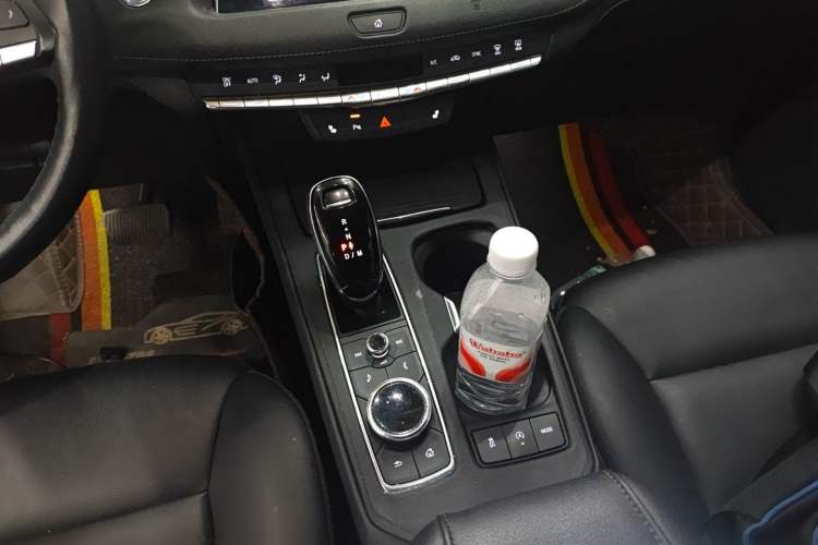 Used Cadillac XT4 2021 28T Two-Wheel Drive Leading Version
