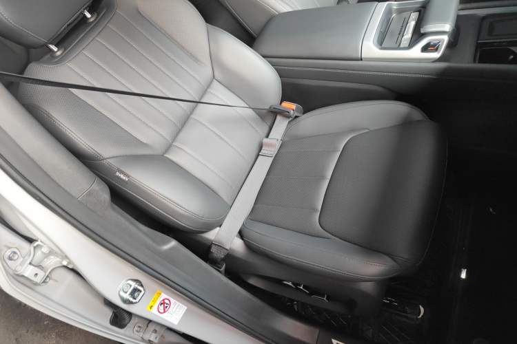 Used  G318 2024 Four-Wheel-Drive Air Suspension Model