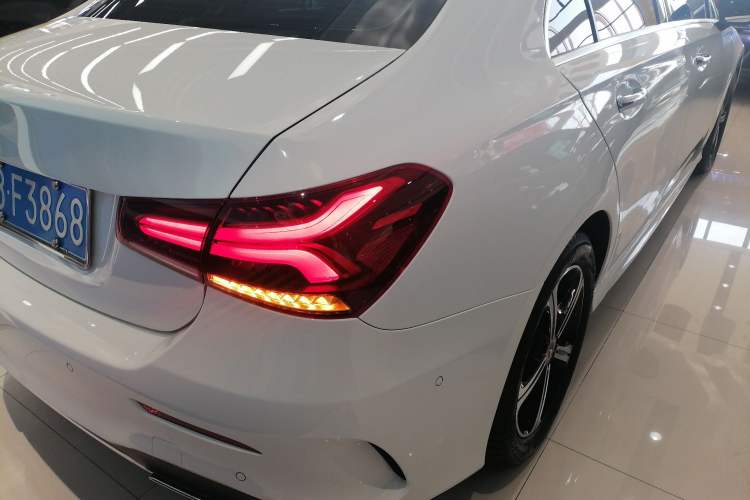 Used Mercedes-Benz A-Class 2022 Revised Version A 200 L Sport Sedan Fashionable Style