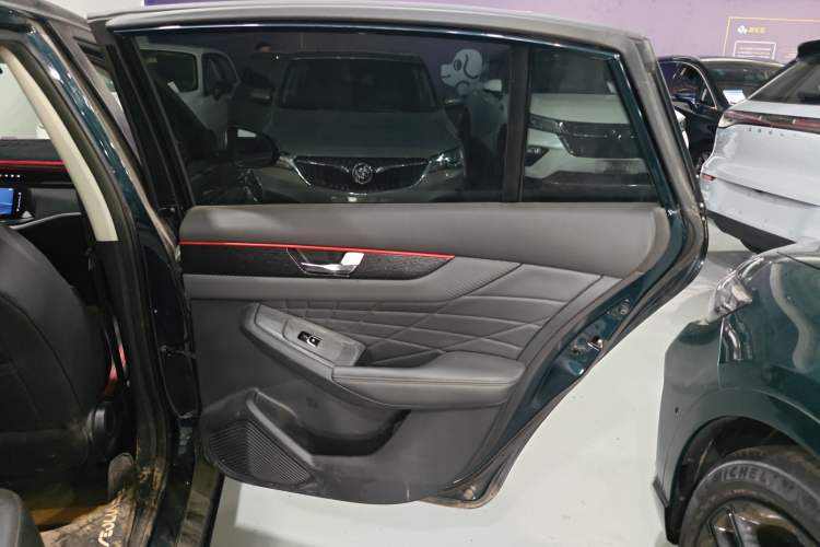 Used Dongfeng Aeolus Yixuan MAX 2021 1.5T Super-Powered Dad Edition
