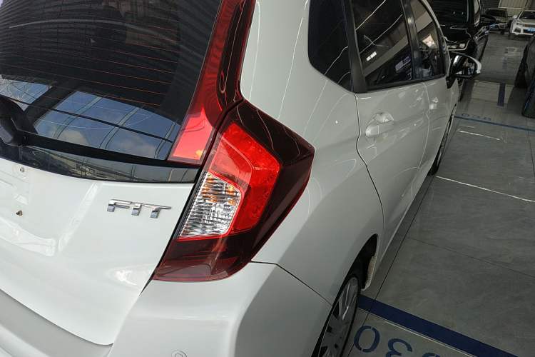 Used Honda Fit 2016 1.5L LXS CVT Comfort Sunroof Version