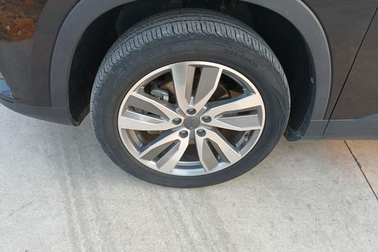 Used Geely Auto Haoyue 2022 1.8TD Automatic Prestige 7-Seater
