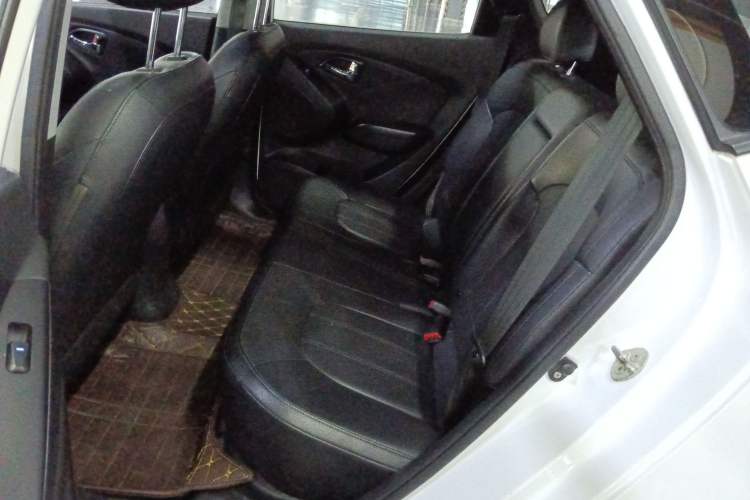 Used Hyundai ix35 2015 2.0L Automatic 2WD Smart Version China V Standard