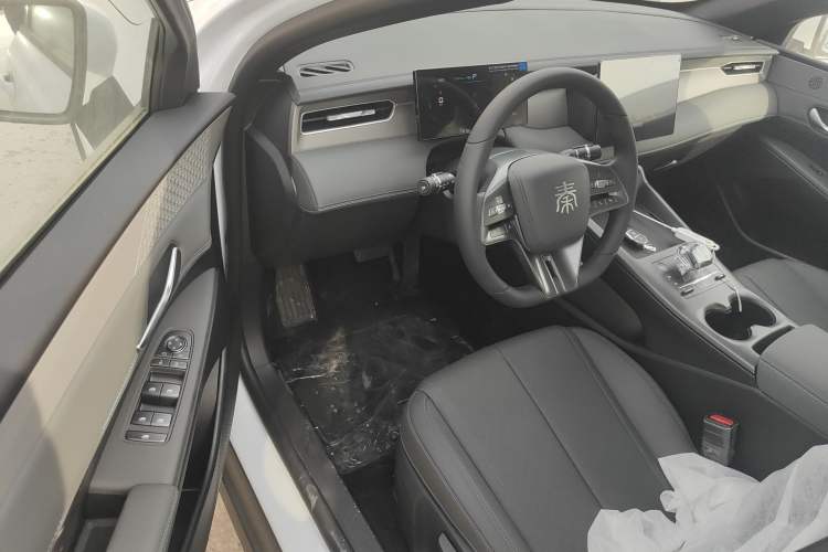 Used BYD Qin PLUS 2025 DM-i Smart Drive 55KM Leading Model
