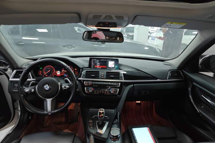 Used BMW 3 Series 2018 320Li Leading Model M Sport Package
