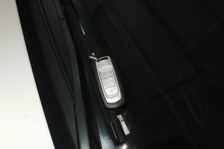 Used Geely Auto Emgrand X7 Sport 2016 1.8TD Automatic ZhiShang Model
