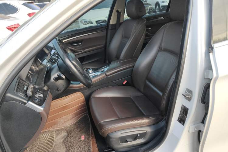 Used BMW 5 Series 2014 525Li Luxury Design Package
