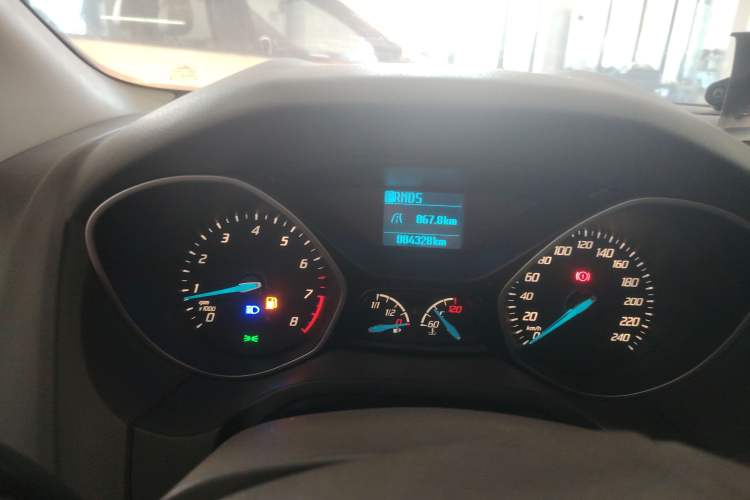 Used Ford Focus 2012 Sedan 1.6L Automatic Comfort Model
