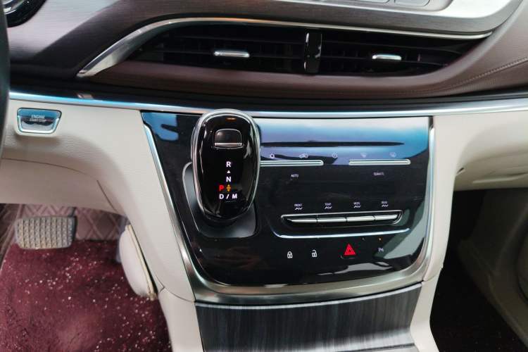 Used Buick GL8 2022 Land Business Class 652T Luxury Model
