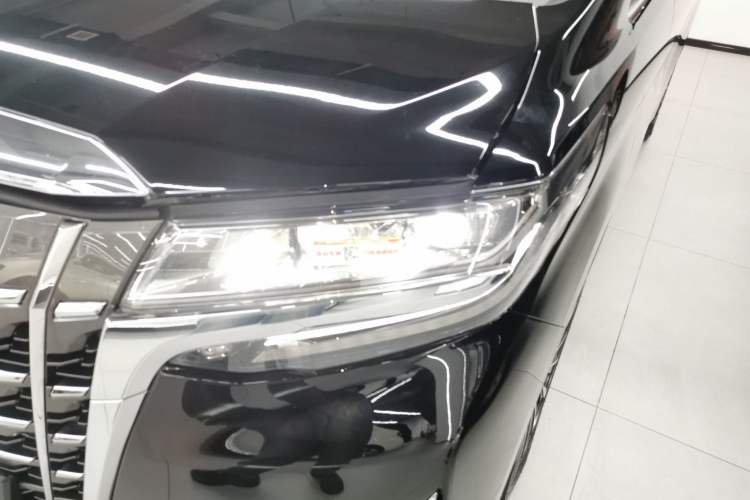 Used Toyota Alphard 2018 Revised Version 3.5L Premium Edition
