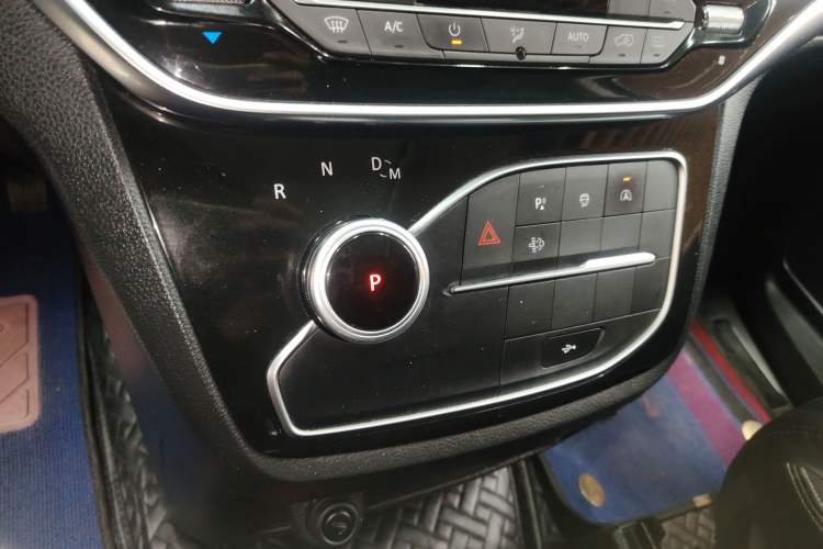 Used SAIC MAXUS G20 2021 Facelifted PLUS 2.0T Diesel Automatic Luxury Edition
