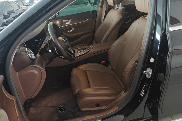 Used Mercedes-Benz E-Class 2022 Second Facelift E 300 L Fashion Edition
