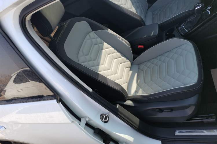 Used Volkswagen Tayron 2023 280TSI Two-Wheel-Drive Luxury Plus Advanced Version
