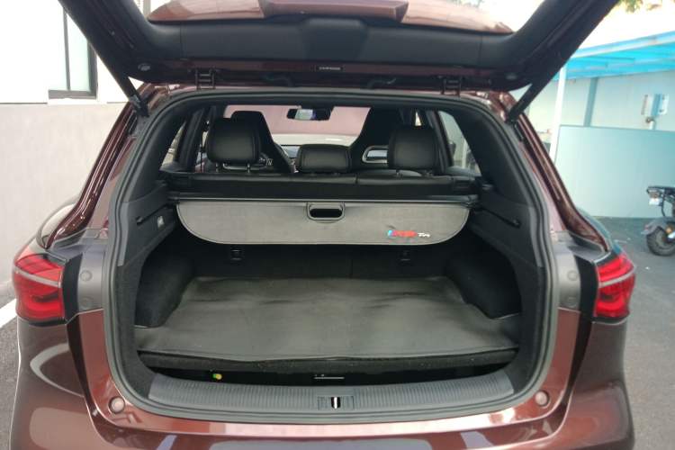 Used MG HS 2018 30T Automatic Two-Wheel Drive Trophy Edition—High-Octane V-Model
