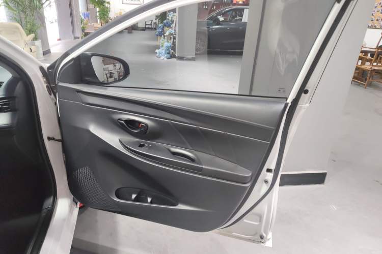 Used Toyota YARiS L 2021 1.5L CVT Leading Edition
