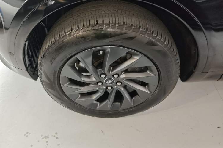 Used Land Rover Discovery 2023 Revised Version 360 PS R-Dynamic S
