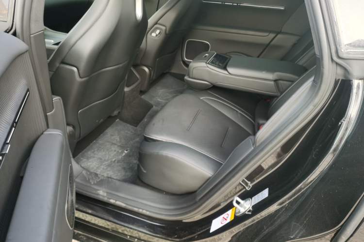 Used  12 2025 Ultra Extended-Range Edition
