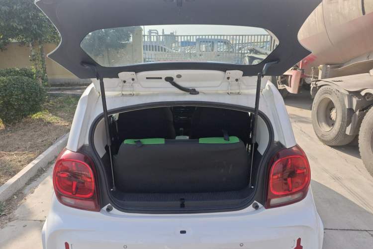 Used Roewe Clever 2021 302 km New Four-Seater Super-Efficient Version
