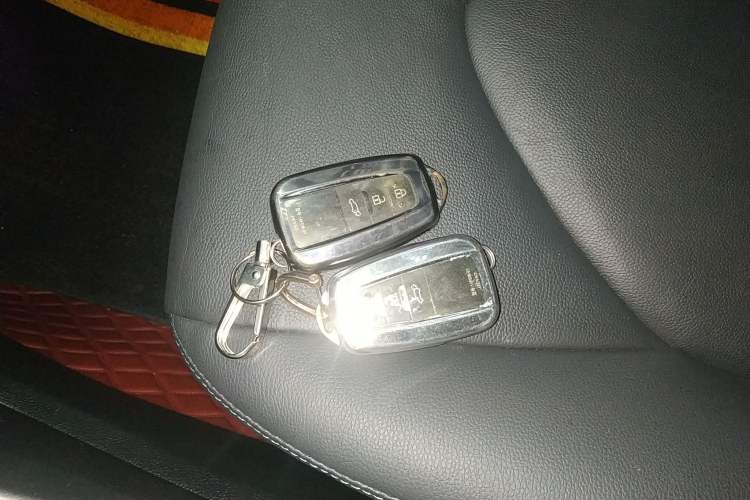 Used Toyota Highlander 2022 Dual-Engine 2.5L Four-Wheel Drive Prestige Version 7 Seats
