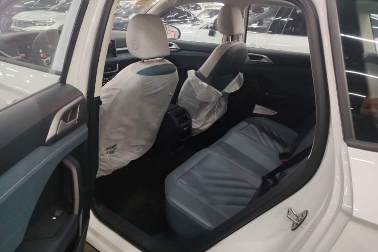 Used Volkswagen Tharu 2023 300TSI Two-Wheel-Drive Moonlight Edition
