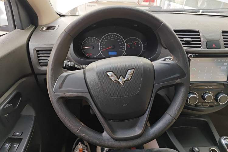 Used Wuling Hongguang 2014 1.5L S Standard Version
