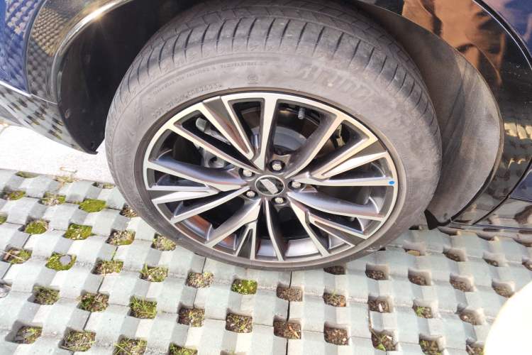 Used Cadillac GT4 2023 25T Prestige Version
