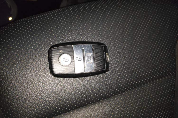 Used Kia KX Cross 2017 1.4L AT GLS
