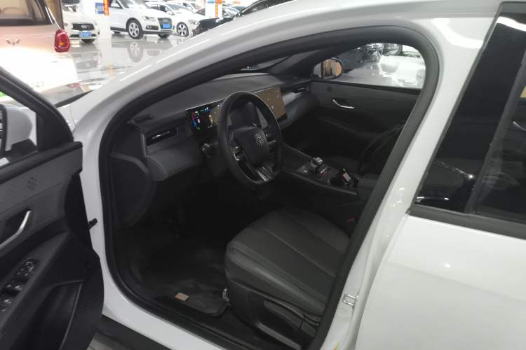 Used BYD Qin PLUS 2025 DM-i Smart Drive 55KM Leading Model