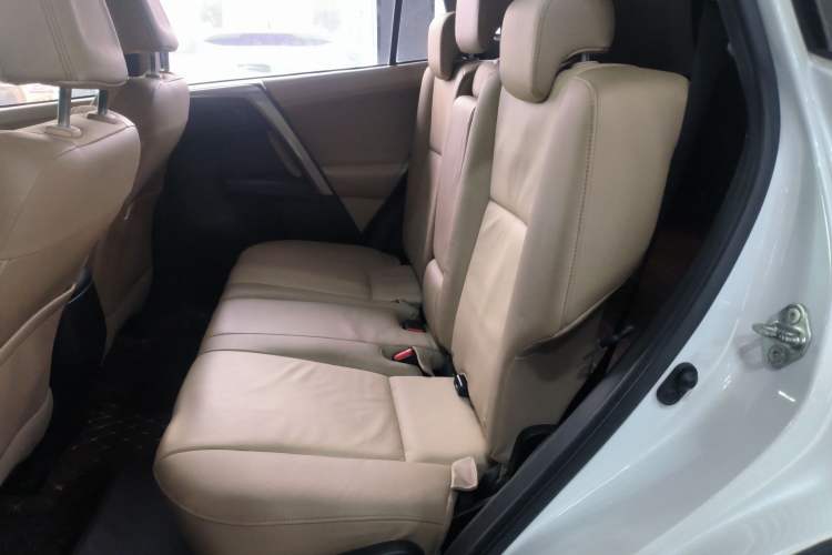 Used Toyota RAV4 2015 2.5L Automatic 4x4 Elite Edition
