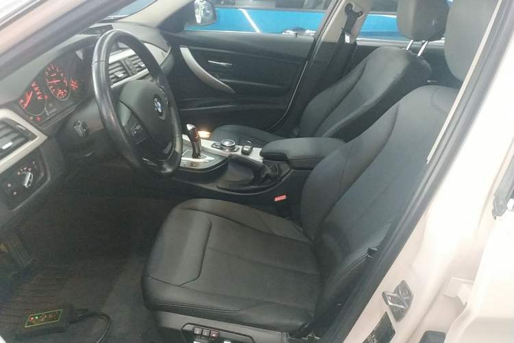 Used BMW 3 Series 2016 320Li Ambition Model
