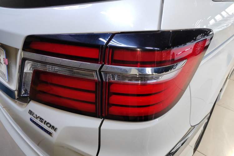 Used Honda Elysion 2019 2.0L Hybrid Supreme Edition
