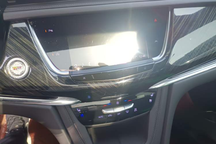 Used Cadillac XT6 2022 2.0T Six-Seater Four-Wheel Drive Luxury Version
