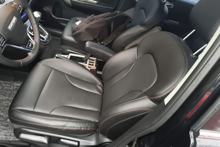 Used Haval H6 2016 Upgraded Model 1.5T Automatic Two-Wheel Drive Elite Version
