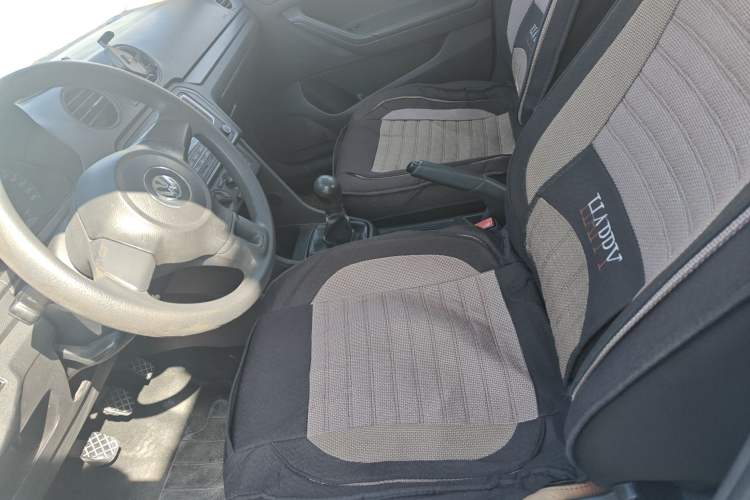 Used Volkswagen Jetta 2015 1.6L Manual Fashion Edition
