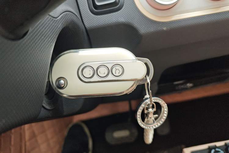 Used Wuling Hongguang MINIEV 2022 Macaron Fashion Model Lithium Iron Phosphate
