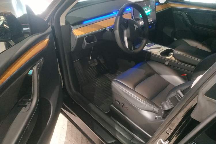 Used Tesla Model Y 2023 Rear-Wheel-Drive Version