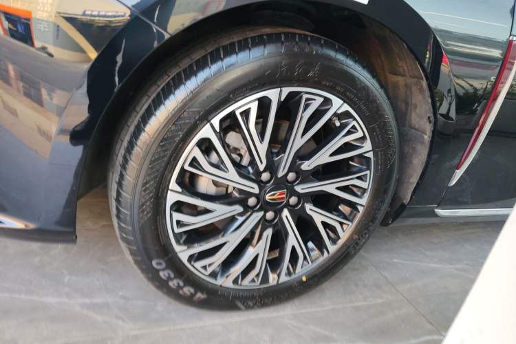 Used Hongqi H5 2025 2.0T Automatic Flag Edition – 500 000 Units Commemorative Version
