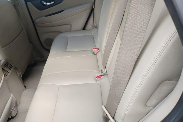 Used Nissan X-Trail 2014 2.0L CVT Fashion Edition 2WD
