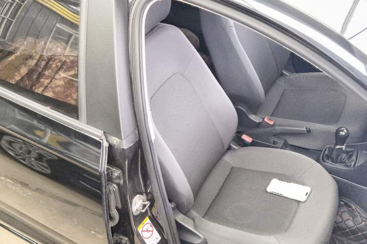 Used Volkswagen Santana 2013 1.6L Manual Fashion Edition
